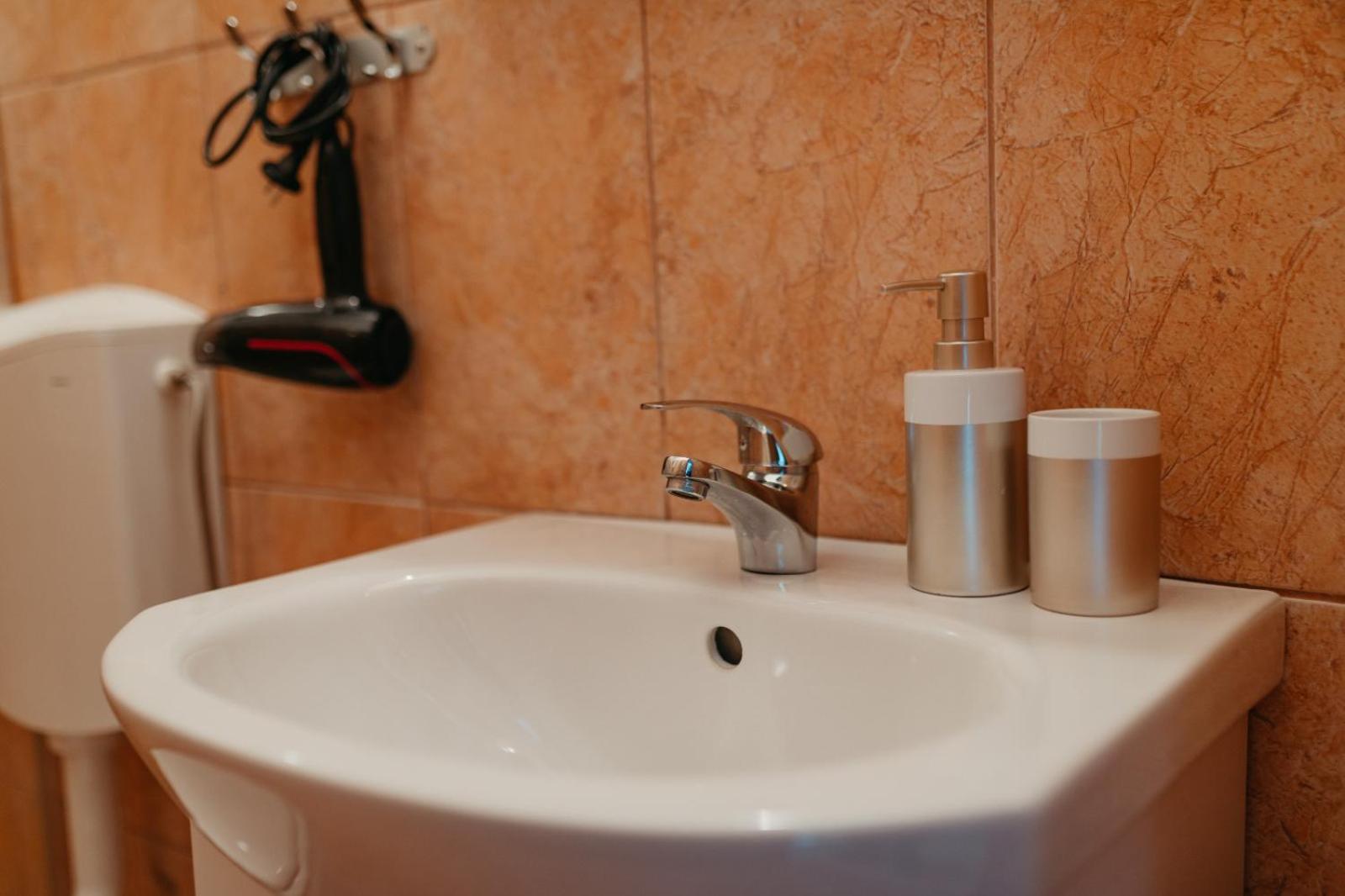 Flh - Apartament Mai Cu Aroma De Cafea Si Ceai Sibiu Exterior foto